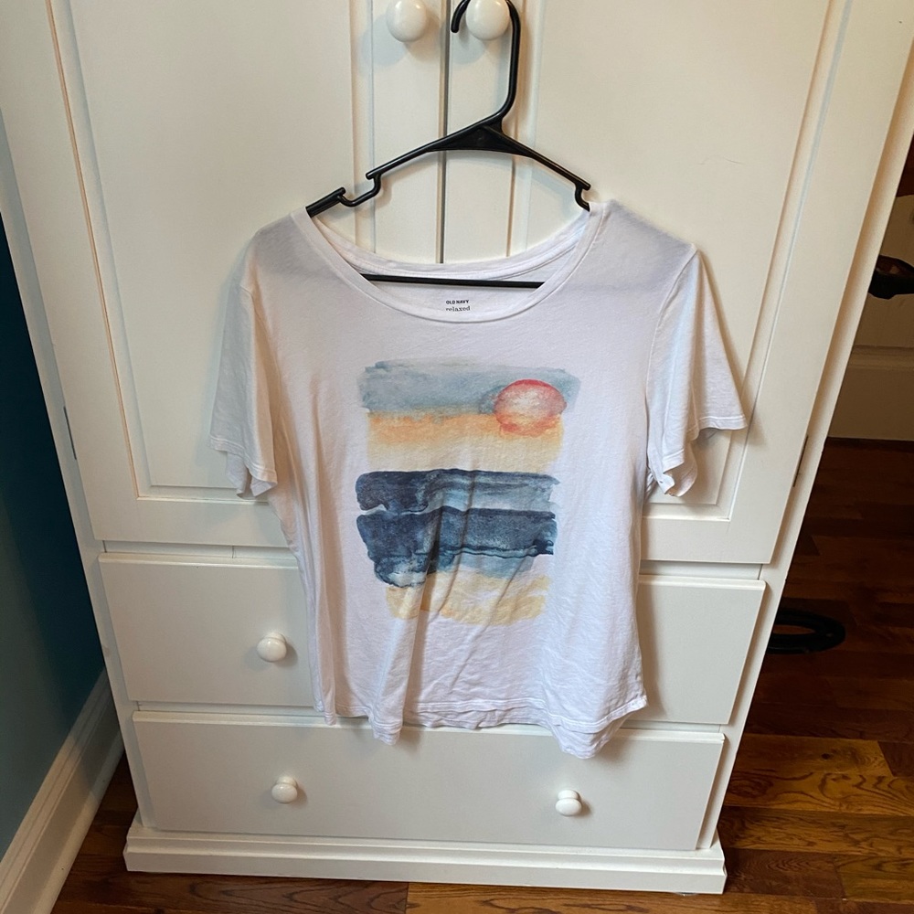 White beach t shirt size large